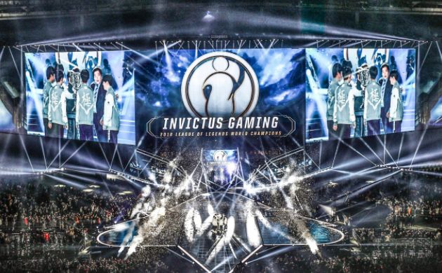 这个父亲节，我陪老爸看了一场电竞比赛……