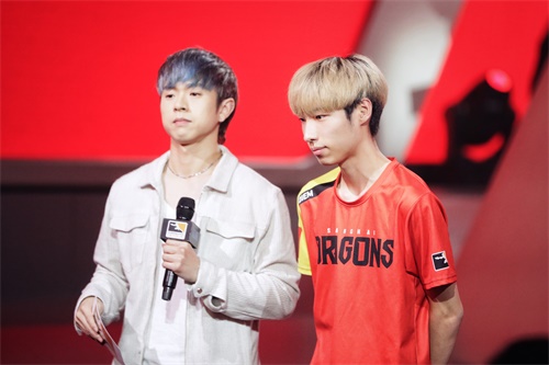 上海龙之队战胜洛杉矶角斗士 新阶段首度迎战国内战队广州冲锋队