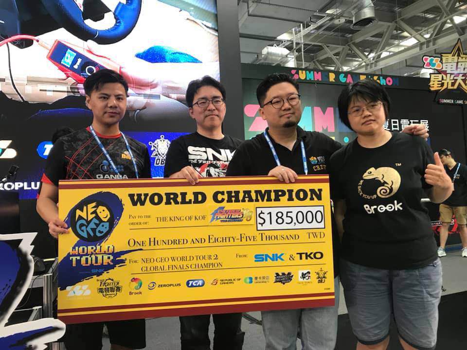 NGWT2总决赛小孩曾卓君与M分别蝉联拳皇98与拳皇14冠军