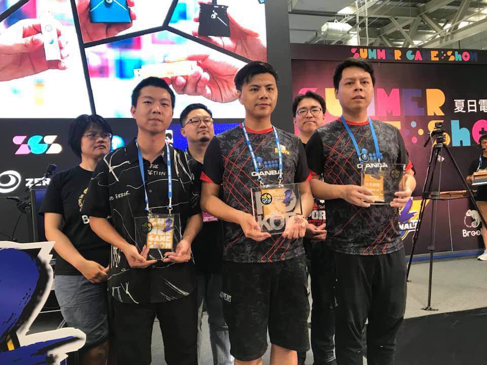 NGWT2总决赛小孩曾卓君与M分别蝉联拳皇98与拳皇14冠军