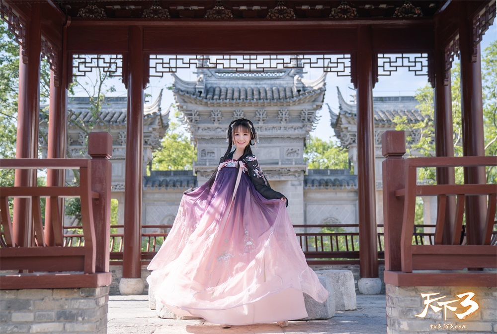 一袭华裳，裙漪飞扬。《天下3》联动汉服醉梦天香展现国韵新风采