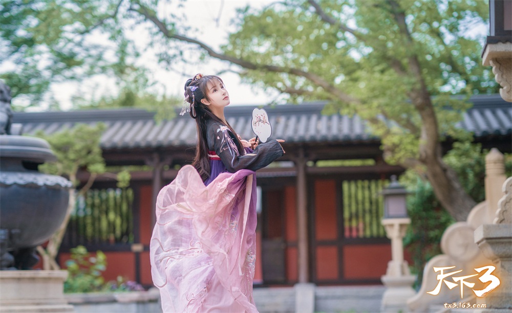 一袭华裳，裙漪飞扬。《天下3》联动汉服醉梦天香展现国韵新风采