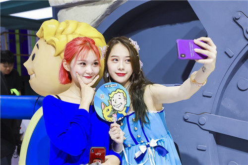 盛趣游戏2019ChinaJoy首日引爆玩家热潮 周边福利“趣”放送