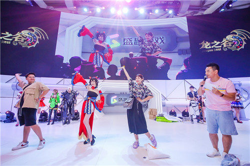 盛趣游戏2019ChinaJoy首日引爆玩家热潮 周边福利“趣”放送