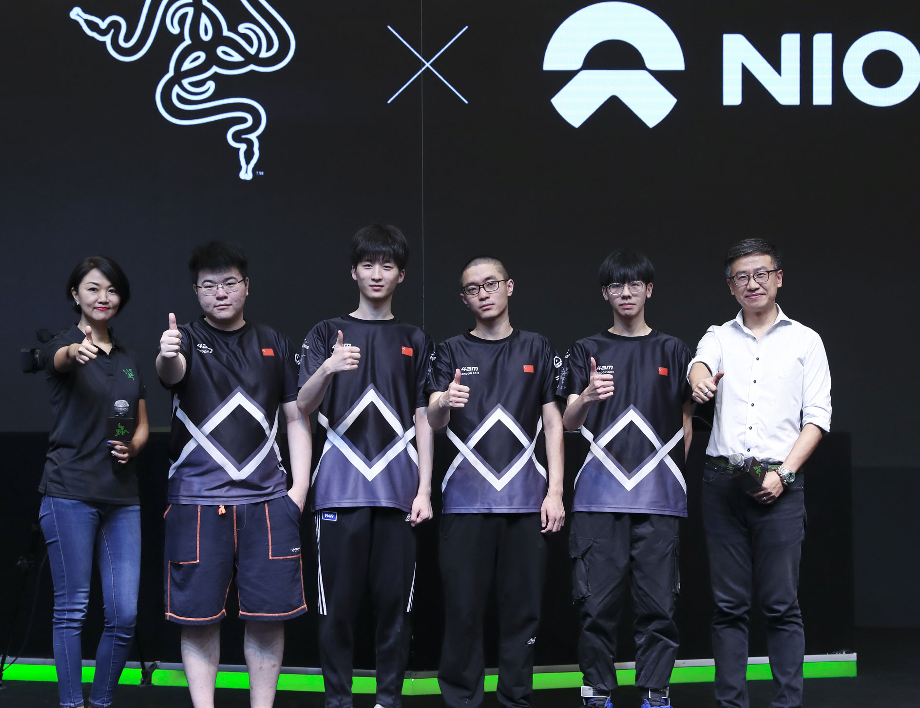 雷蛇与蔚来跨界合作，打造高科技玩家座驾