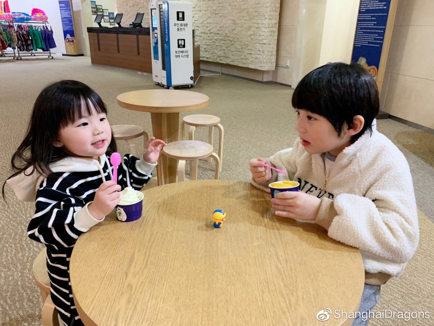 上海龙之队专访神奇的二大妈：解说台上的“全职奶爸”