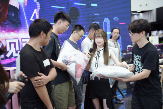 宁美携手明星产品体验官Ams举办粉丝见面会