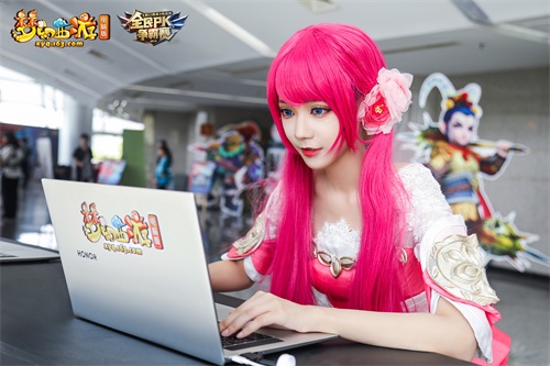 王者战队共逐荣耀!《梦幻西游》电脑版携手荣耀MagicBook Pro，见证全民PK争霸赛冠军诞生