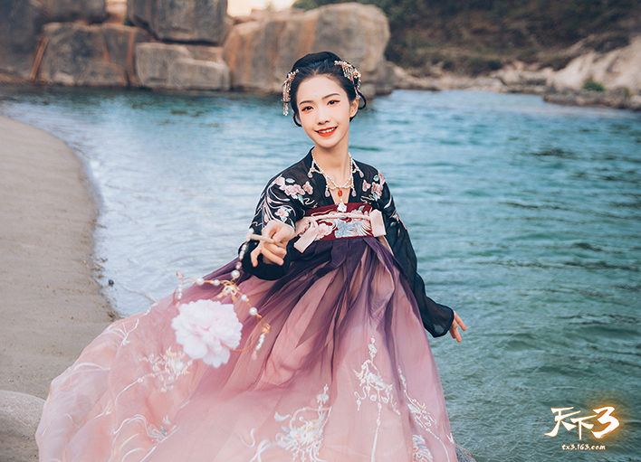 流转新罗裙，悦目是佳人 《天下3》汉服活动投票火热开启中!