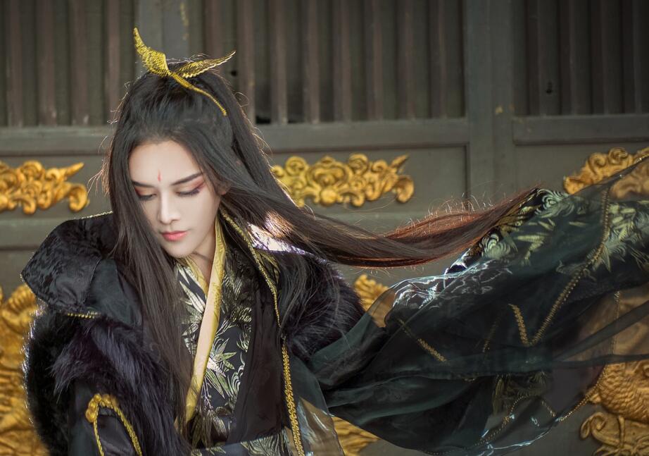 10.1日《天罡府》微剧!春已归来，看美人头上，袅袅春幡!