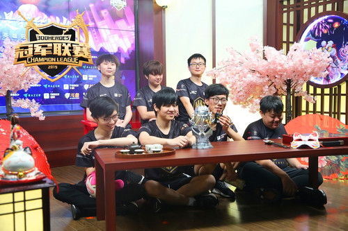 《300英雄》首届300HCL圆满落幕 圣女贞德今日盛装登场