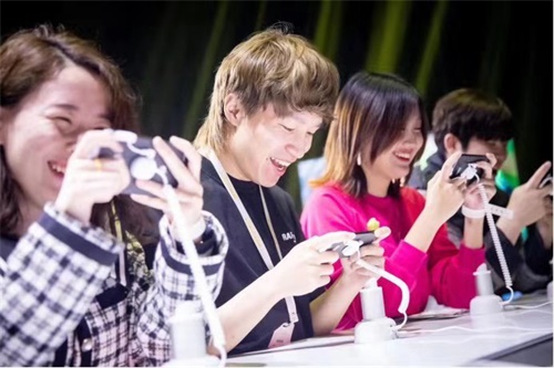 《英雄联盟》手游公布，现场试玩好评如潮！