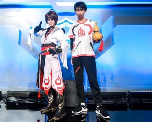 确定了!10月25日梦泪首发，最强应援来企鹅电竞