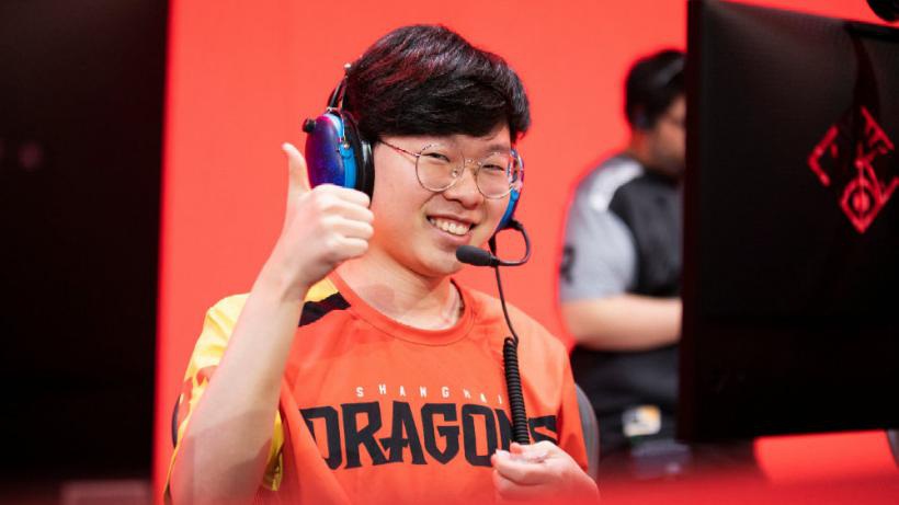 《上海龙之队19赛季回顾：打破专精选手的桎梏》