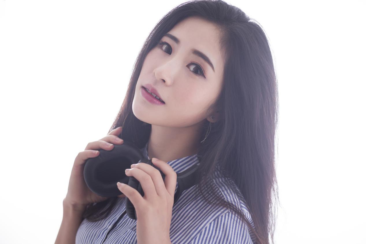 铁肺歌姬潘果果强势进驻，网易CC直播首秀开嗓