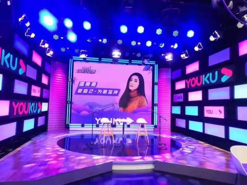 铁肺歌姬潘果果强势进驻，网易CC直播首秀开嗓