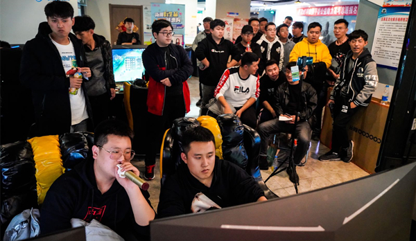 南粤燃动青春战火 中移电竞大赛广东赛区火爆开锣