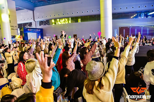 AION战车亮相西安 《永恒之塔》双城狂欢之旅