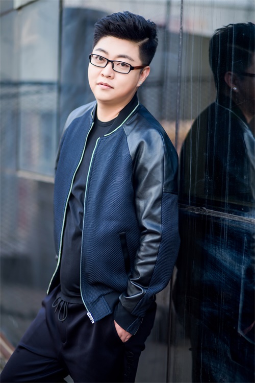 网易娱乐专访“CC年度金牌男艺人”卡牌：拿下第6座小金人，感谢所有支持与陪伴