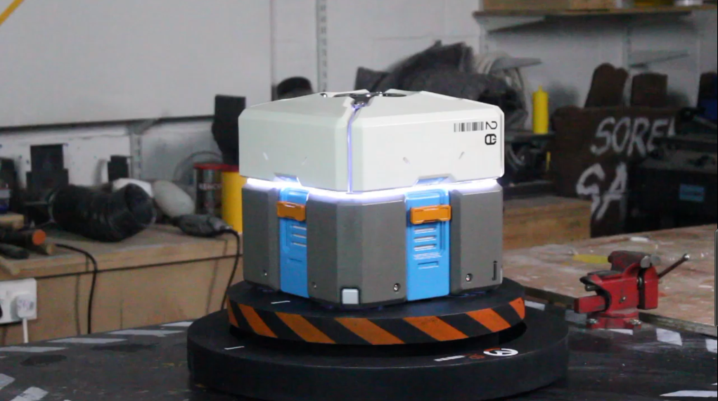 《光环》制作人还原《守望》开箱过程 内藏戒指向女友求婚