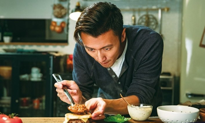 《贪玩蓝月》官宣2020年新代言人 高度疑似谢霆锋