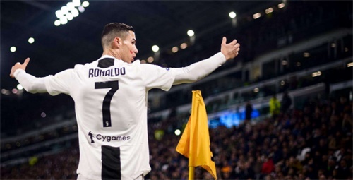 【FIFAOL4 20TOTY】今年，他们在球场各显神通!