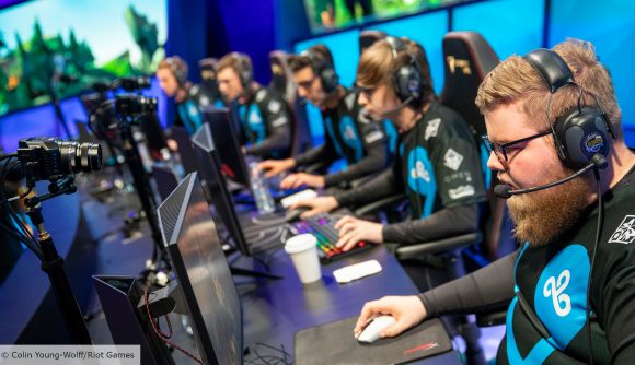 很多LOL职业选手表示：职业选手身份能帮助他们谈恋爱