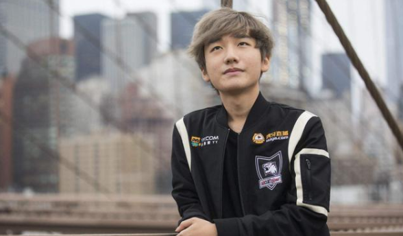 《LOL》 LGD打野小花生曝被性骚扰 再不收敛会起诉