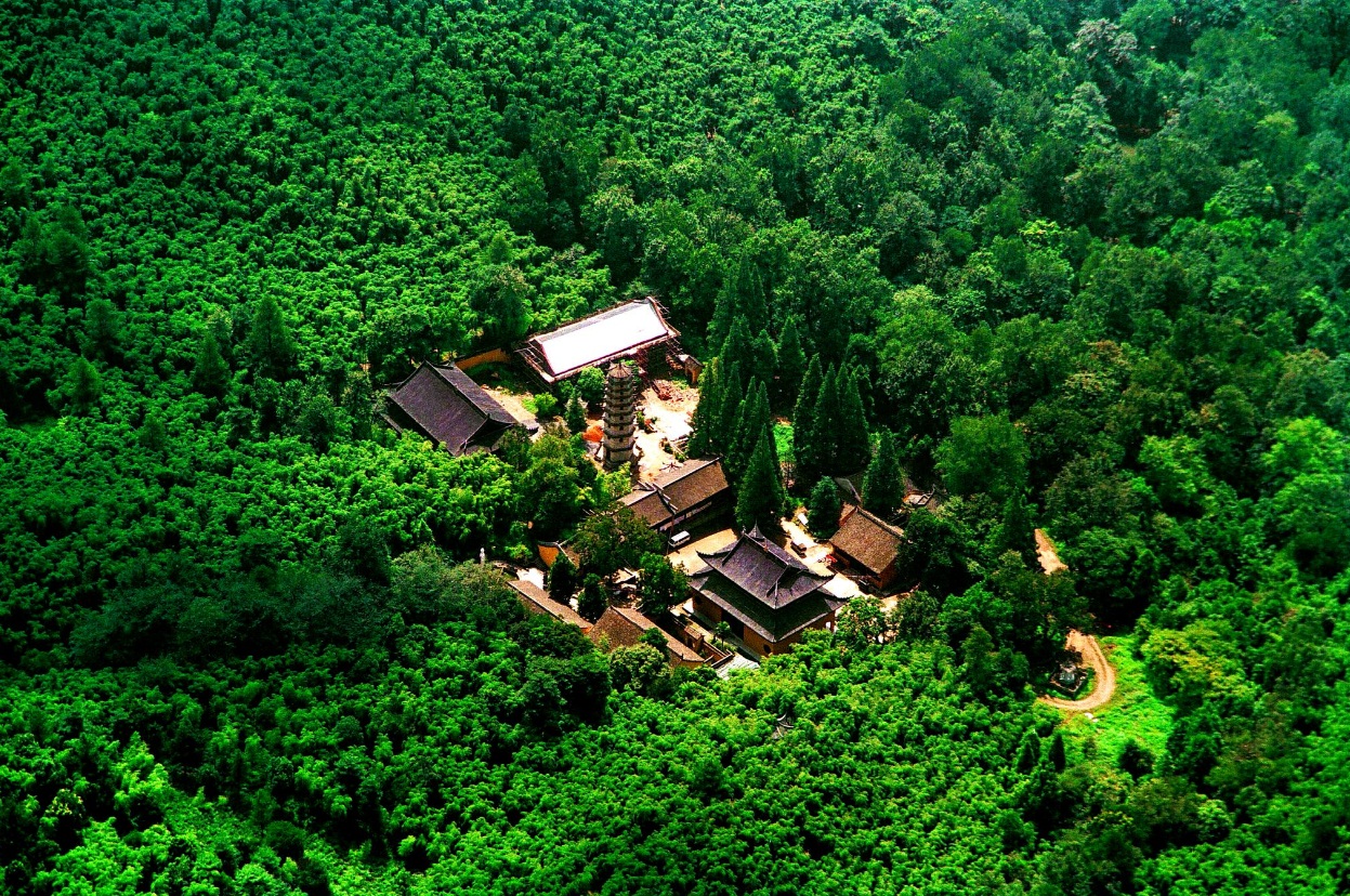 千峰叠翠!浙江2区新服【安吉灵峰】今日开启