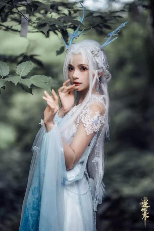 创造营妹子都是游戏粉?通过一个小背包，发现她们玩的游戏不一般