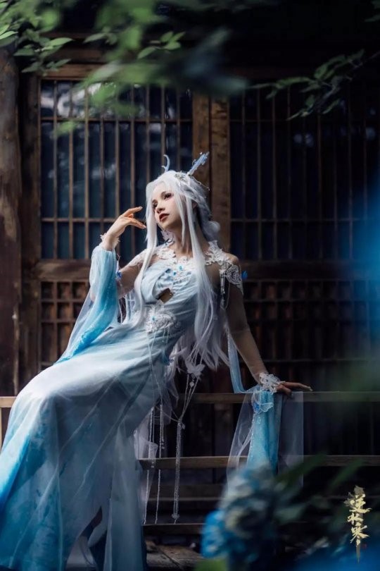 创造营妹子都是游戏粉?通过一个小背包，发现她们玩的游戏不一般