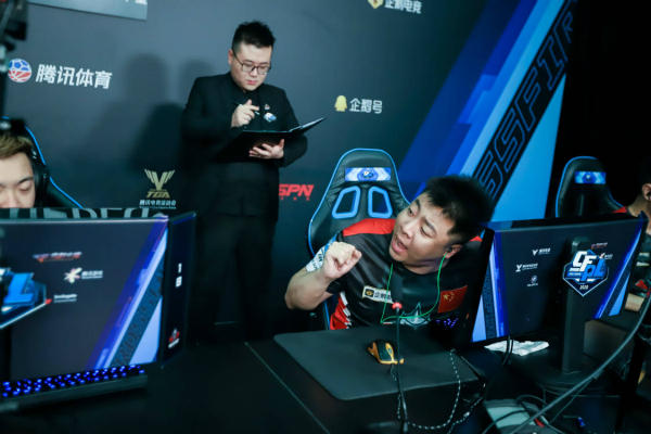 CFPL首个六冠王组合即将诞生！马哲师徒or光头兄弟?