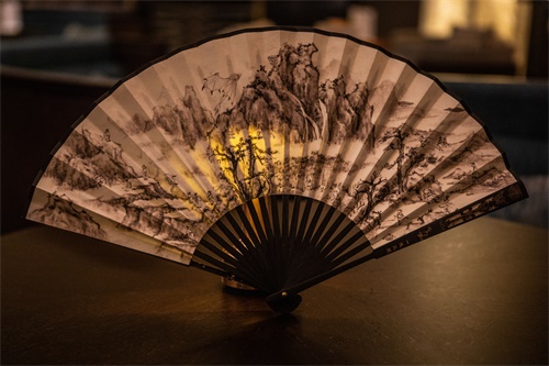 S10中国观众礼迎全球参赛选手：中国风礼物、9国语言欢迎曲