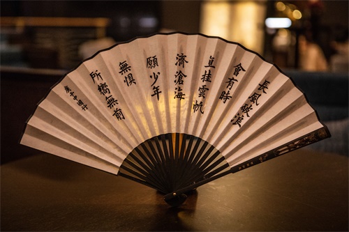 S10中国观众礼迎全球参赛选手：中国风礼物、9国语言欢迎曲