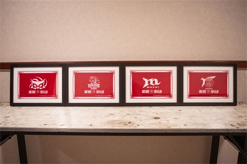 S10中国观众礼迎全球参赛选手：中国风礼物、9国语言欢迎曲