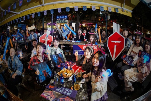 2020全球总决赛落幕 线下观赛融入城市生活