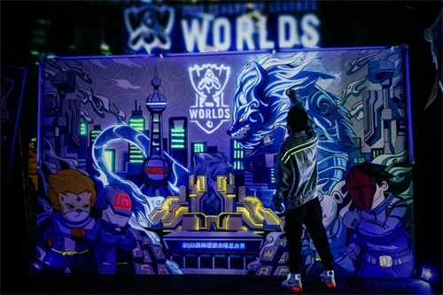 2020全球总决赛落幕 线下观赛融入城市生活