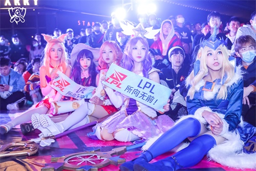 2020全球总决赛落幕 线下观赛融入城市生活