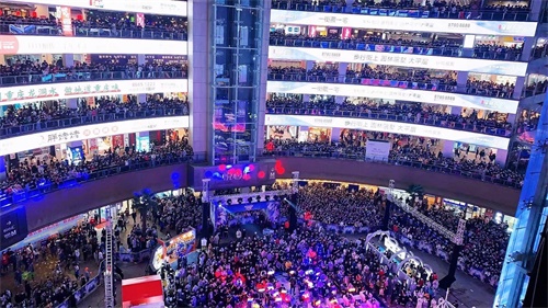 2020全球总决赛落幕 线下观赛融入城市生活