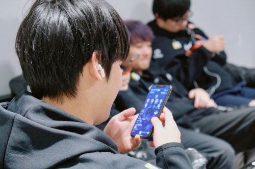 一派举办SN线上见面会完美收官，选手粉丝零距离互动！