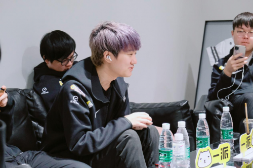 一派举办SN线上见面会完美收官，选手粉丝零距离互动！