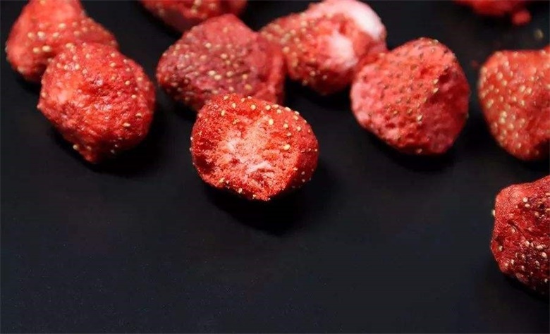 逆水寒游戏内养猪能换黑猪肉！还送高端五粮液