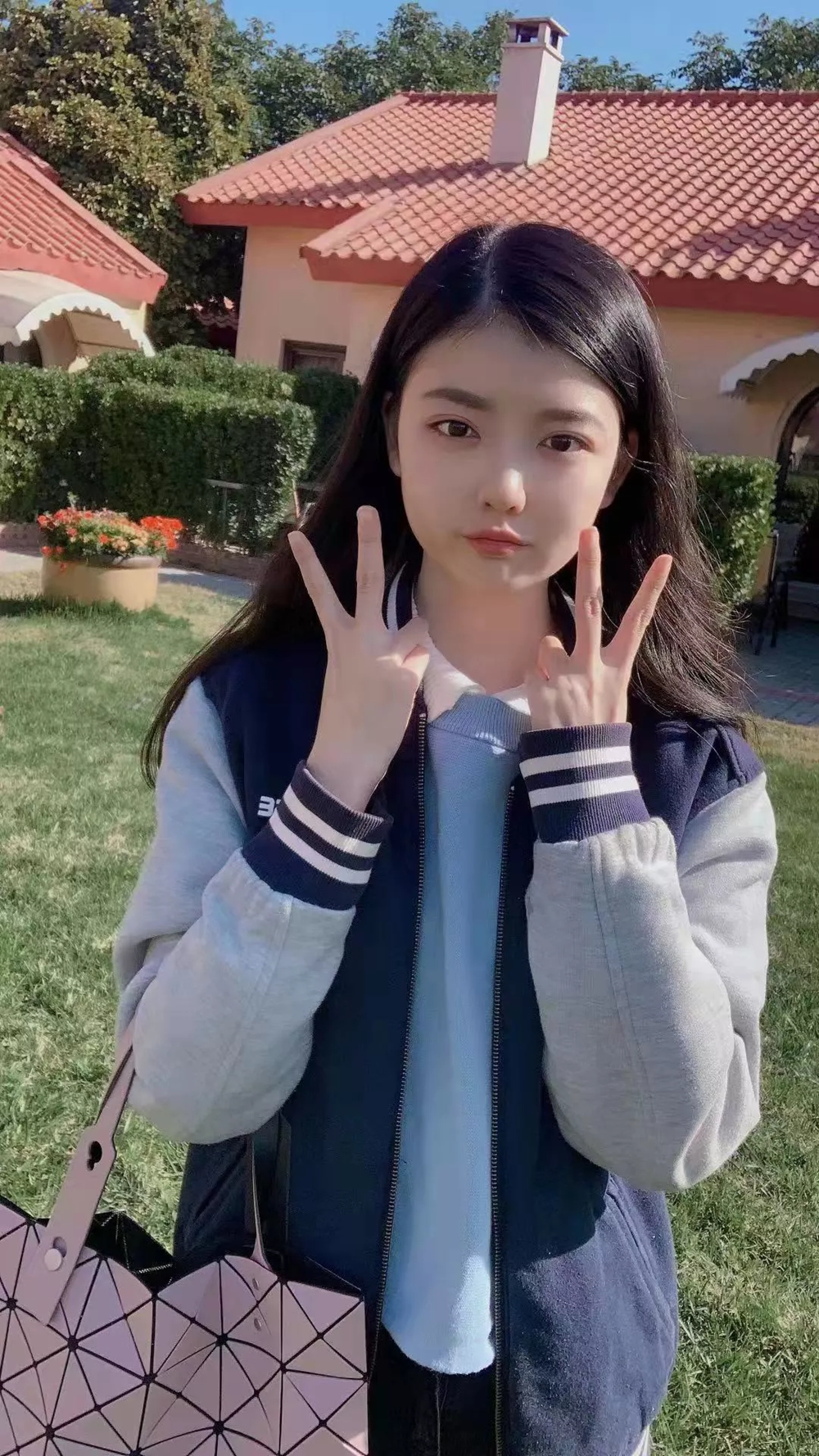 萌妹被封逆水寒歌姬：唱死一个团，唱哭大当家