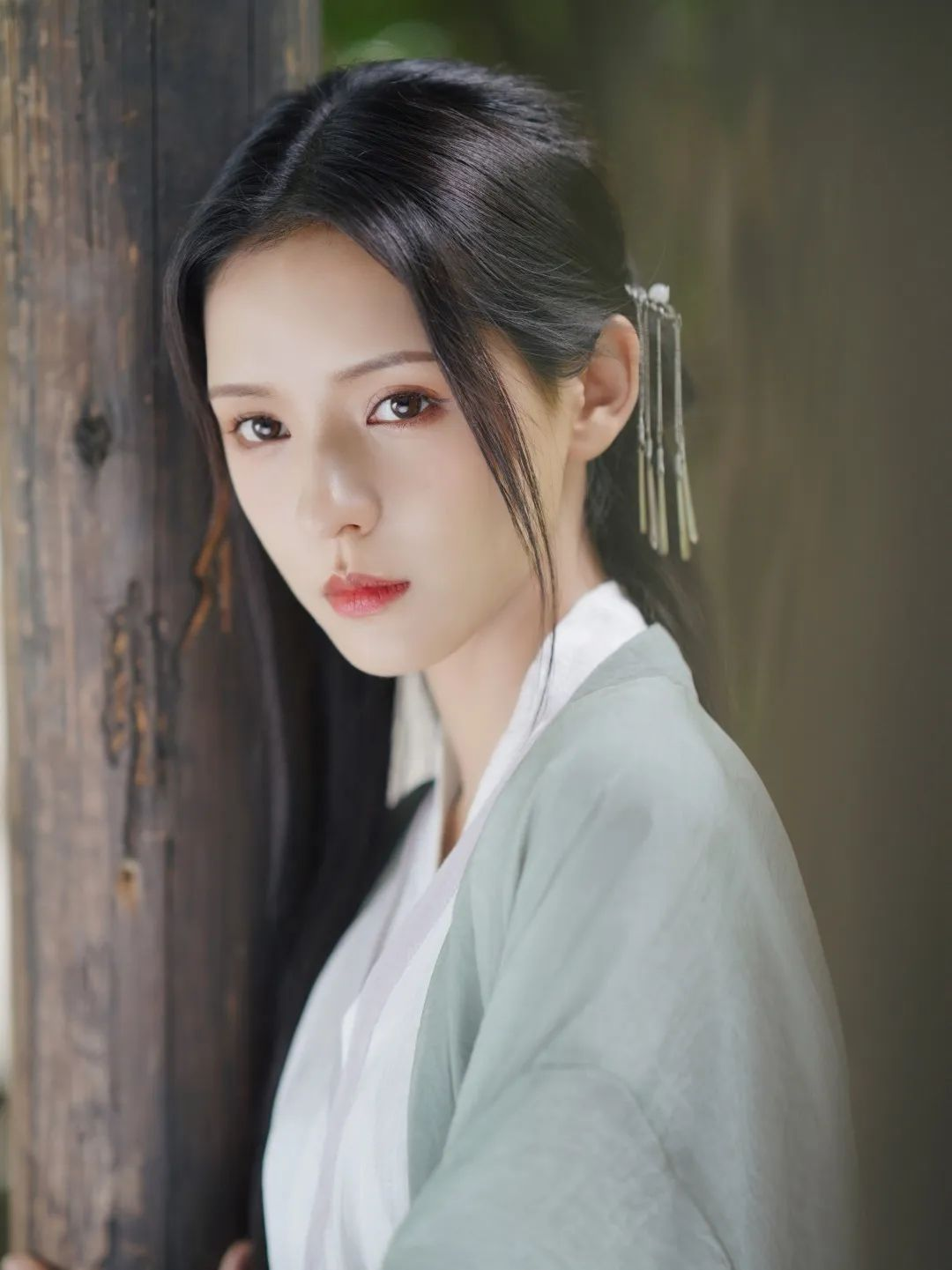 女明星被发现玩逆水寒，秒上热搜