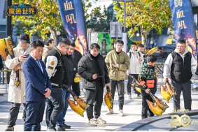 永久落地上海！《魔兽世界》血吼雕塑在近铁城市广场完成剪彩