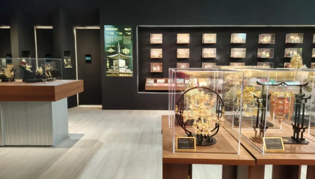 拼酷ChinaJoy全球首发“点翠·二十二凤冠”，以拼装潮玩续写千年国粹华章