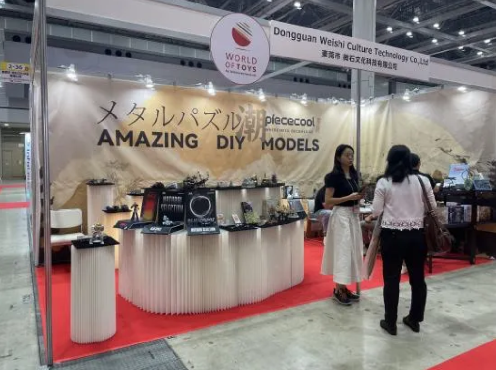 拼酷ChinaJoy全球首发“点翠·二十二凤冠”，以拼装潮玩续写千年国粹华章