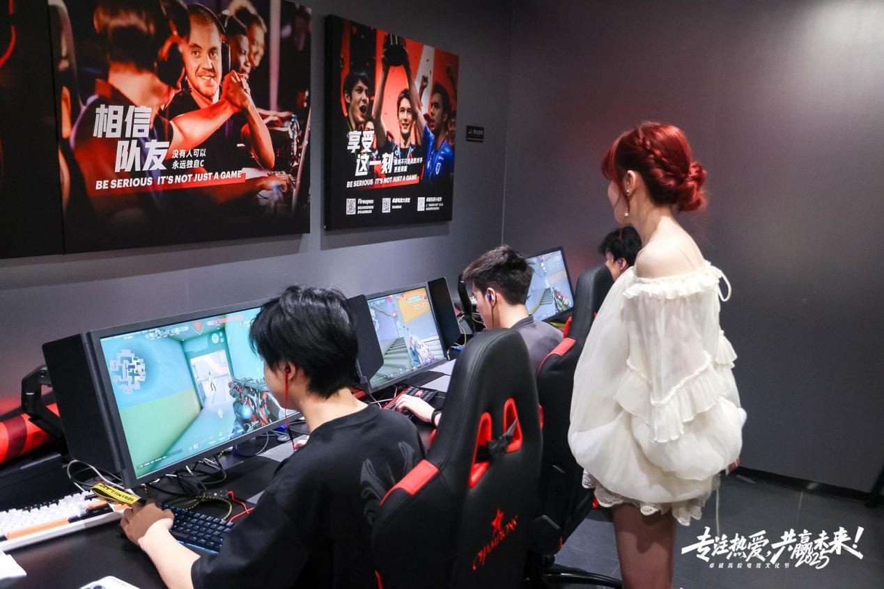 高校电竞学子的热爱，该怎么被接住？