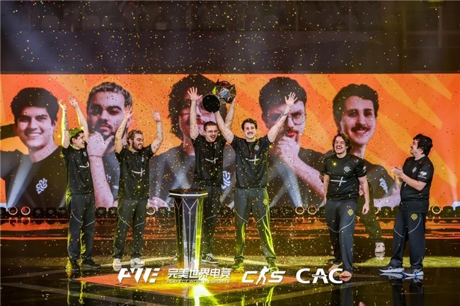 新王加冕，神装加持！AGON爱攻见证Legacy问鼎CAC 2025