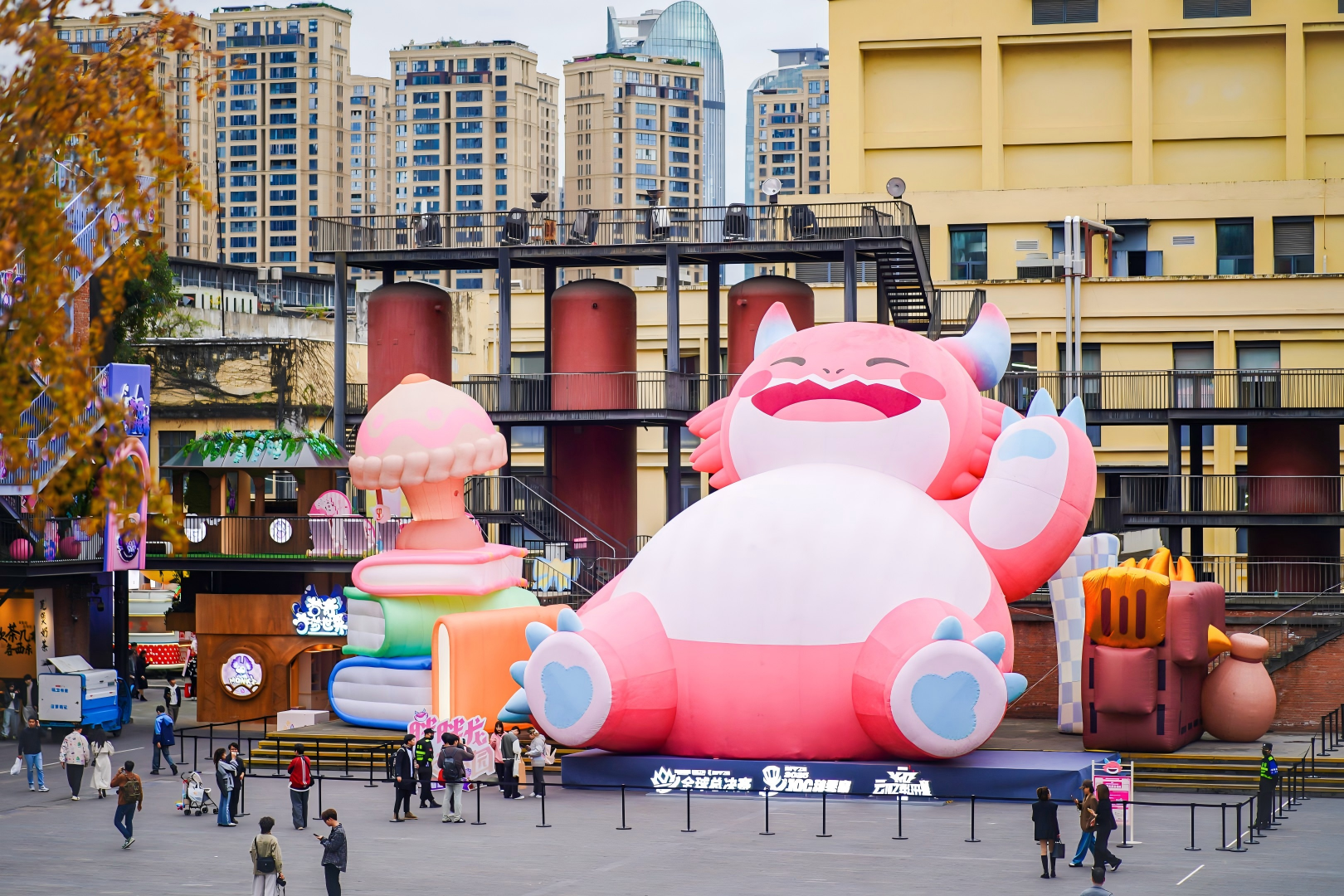 电竞与城市文化全城开运  胖胖龙好运乐园燃动成都